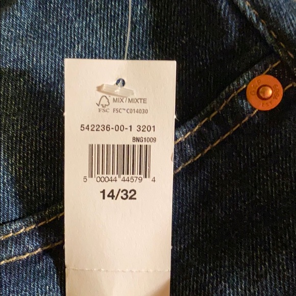 GAP Shorts - Picture 2 of 2